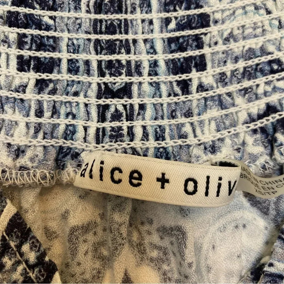 ALICE + OLIVIA Viola Off the Shoulder Blouse Size Extra Small Blue Smocked - Picture 7 of 11